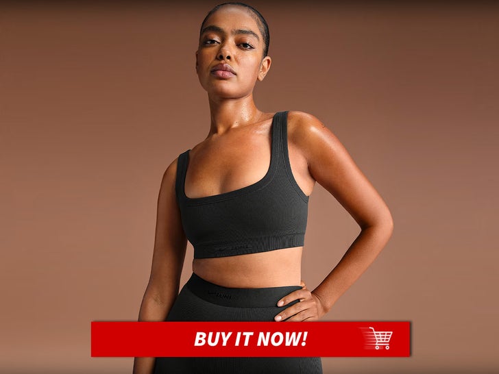 097c3fcf92244fb5bac9895e5ccf3b4f_md Scoop-Bra-Skims-X-Nike-MAIN