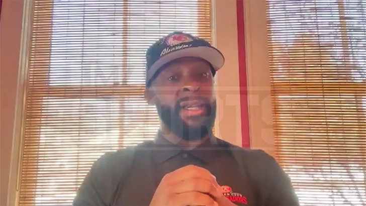 002b740ab0654d5186b27118f5fef9be_md 012425-dante-hall-chiefs-kal