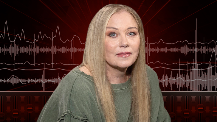0036ac5939ba41aeaf5afb8276a8ba3c_md Christina-Applegate-audio-1