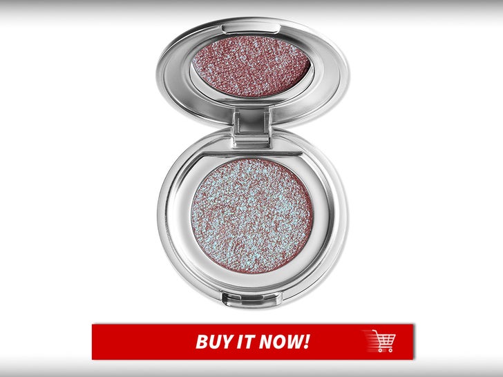 008cd9fb907e4b82af57f7260146bb1b_md Sweet-Dreams-Eyeshadow-Singlet-Ariana-Grande-r.e.m-Beauty-MAIN