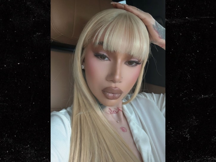 01c5fe75e437417989e7a41a6a940f0c_md Bhad Bhabie new look