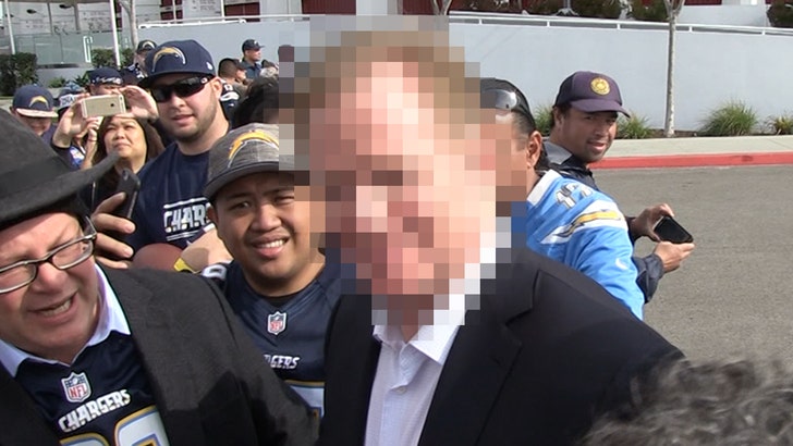 0250d89168f24d7dabf36b21fa53a0c9_md 082825_guess_who_roger_goodell_kal