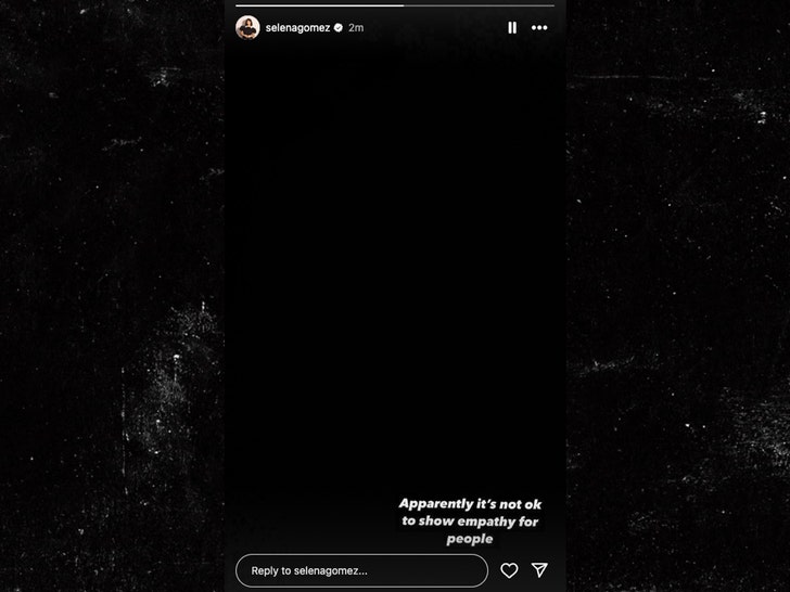 031e57a6e07c4bb299011fe269d084c2_md selena gomez insta 1