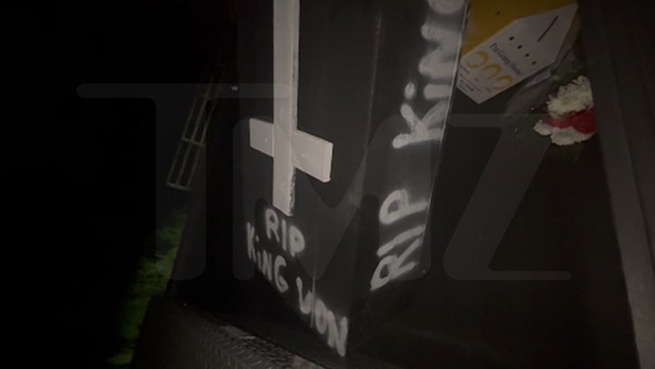 04732b78529342e6b37ab0dda24d166e_md-1 021425_king_von_casket_kal