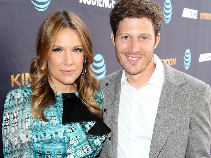 04bd709c8c374b32937948148fde1719_md Kiele Sanchez and Zach Gilford Together