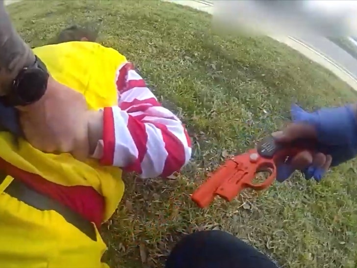 050bbfd3e8a44b19aae33e490d303bc0_md 032825_ronald_mcdonald_arrest-sg12