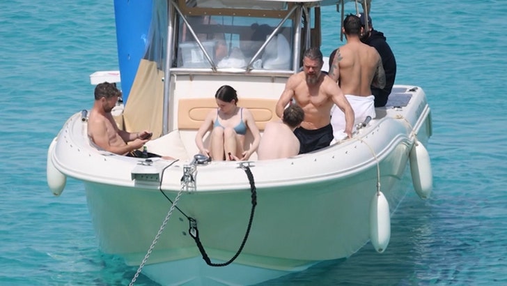 055f2bb8a9db43f9991f5d7f539936eb_md matt-damon-kal-04-15-2025