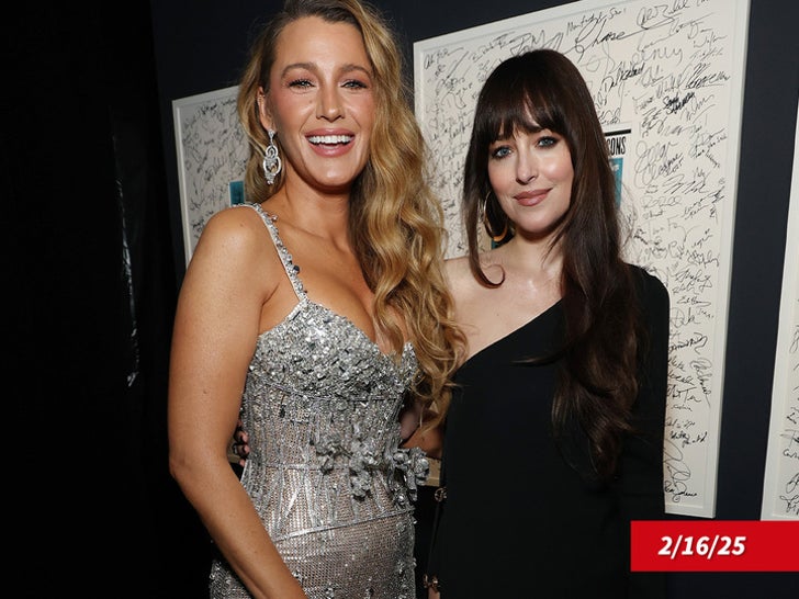0567196fcdfb4781aceed67c40f7f4ea_md 0217-blake-lively-dakota-johnson-swipe_720