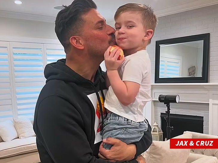 05f04462165347a6927cad647a84e205_md-1 jax taylor and son