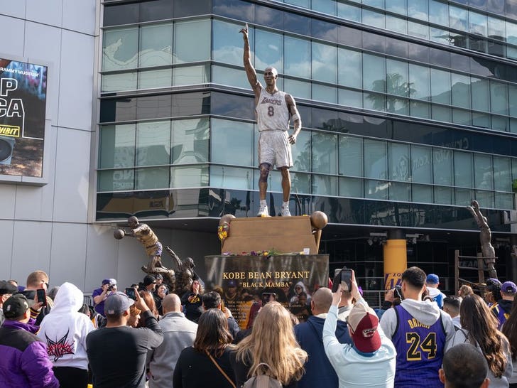 07bd80f9673d470d91951028cf29f1eb_md Fans Gather At Kobe Bryant's Statue