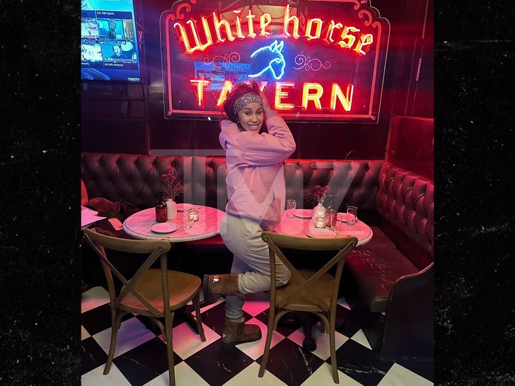 09342b565d2b4c81b505d564c2522c8c_md cardi b white horse tavern