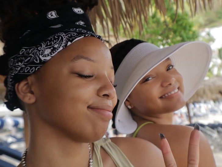 0512-Halle-Chloe-Bailey-St-Lucia-Sisters-Vacay-Sub1