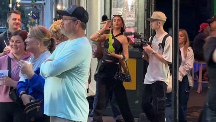 0c30f949a6ae4f5097858e4c77e5d5d0_md 020525_brianna_chickenfry-kal