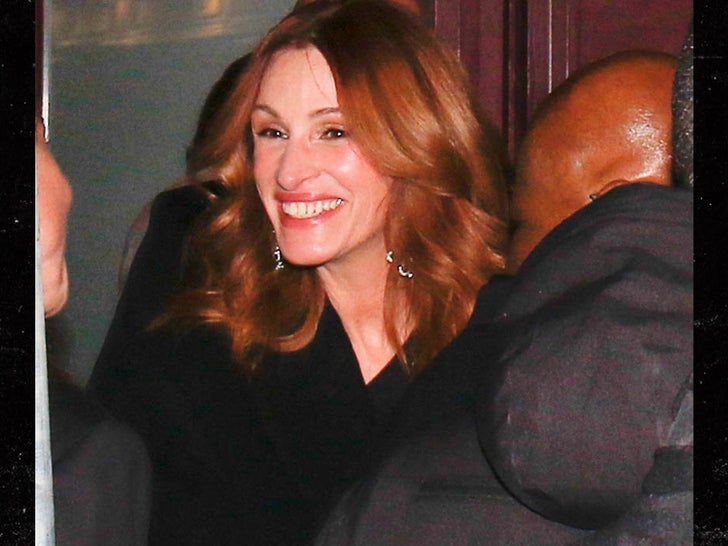 0c8057ff36a642909705b40c9d74aeac_md julia roberts