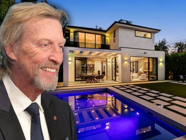 0dc3ec62468646b69ed05b1c761354fe_md Nigel Lythgoe's Hollywood House
