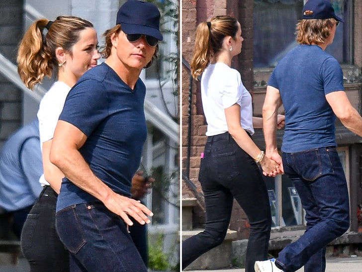 0df2b2a555754bbf8abec894f3eab5a0_md Tom Cruise and Ana de Armas Hold Hands, Look Like a Couple