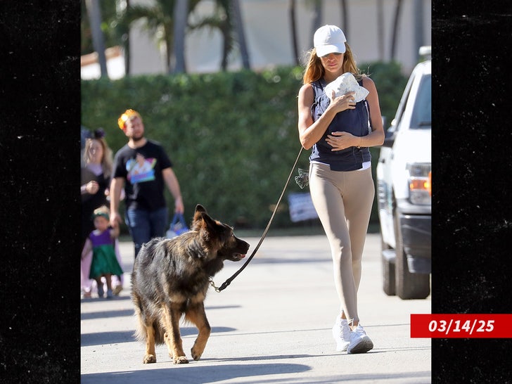 0e8b31e4e04b465384d3d7be9ed70a02_md Gisele Bundchen the image direct 2 swipe