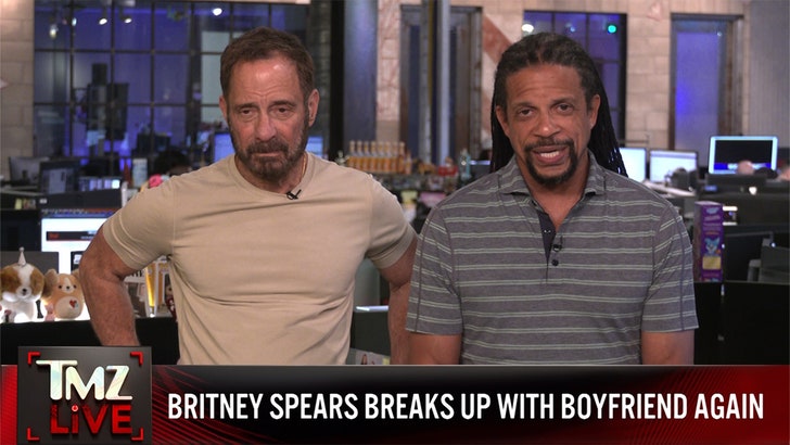 0ecddb9bcc0442b9b01e9b36f0e8c746_md 040925_tmz_live_spears_kal