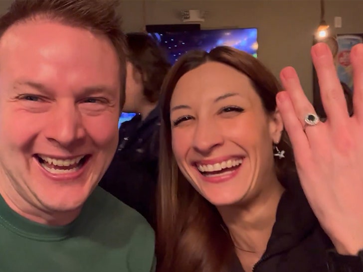 1060fa88936b457e9ef52f2eb1cc1233_md 021125-engaged-couple-primary