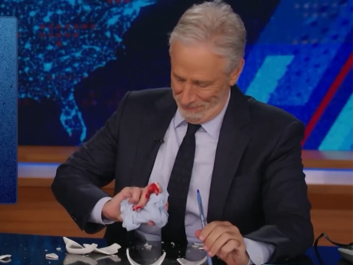 10959354a3224343abcba589960bf5c4_md 022525-jon-stewart-primary-4