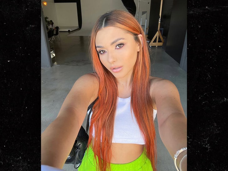 126972adca0c4d229cfec7845b17746b_md atiana de la hoya instagram sub