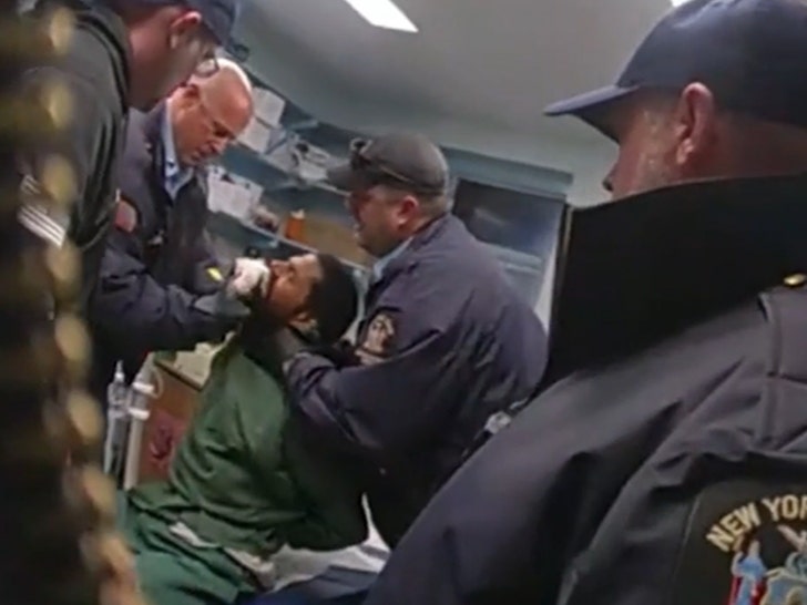 13d6bfde59bb4fd2b5bbc5f64ea79a9f_md 122724-robert-brooks-v2-primary-2