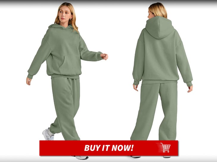 14a80b8f4fb04798aae23e109b45a71a_md AUTOMET-Women’s-Two-Piece-Sweatsuit-Set-MAIN