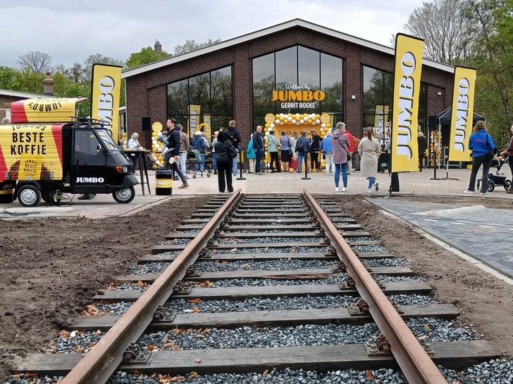 14b58944f06441748e47b13dcca8b1e8_md Supermarket Goes Viral For Its Resemblance To Auschwitz
