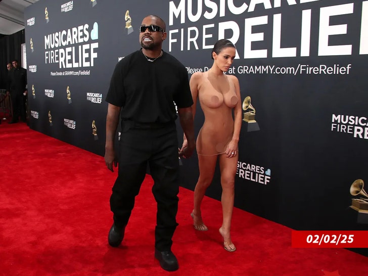 15b68dc7531143d5bd7205e2062f9ac4_md bianca censori kanye west grammys