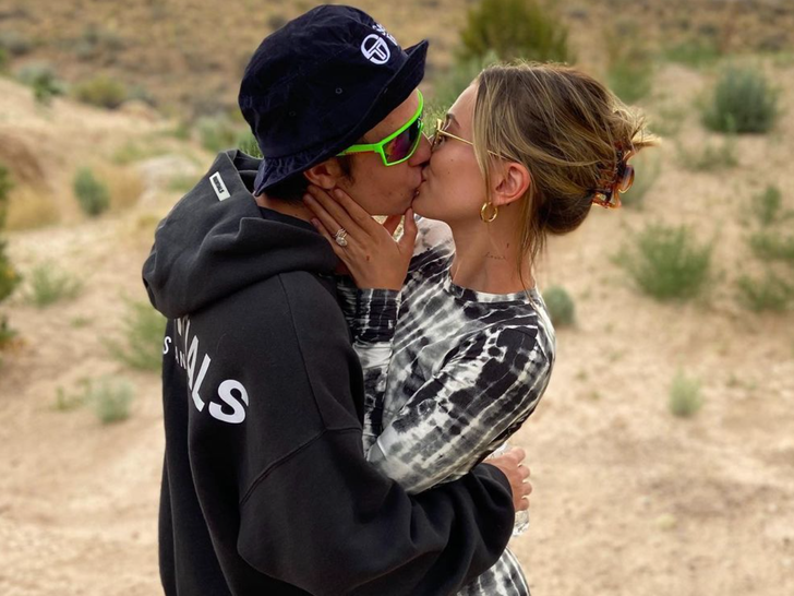 16581864861a4680ab7213849067d88c_md Justin and Hailey Bieber -- Crazy in Love