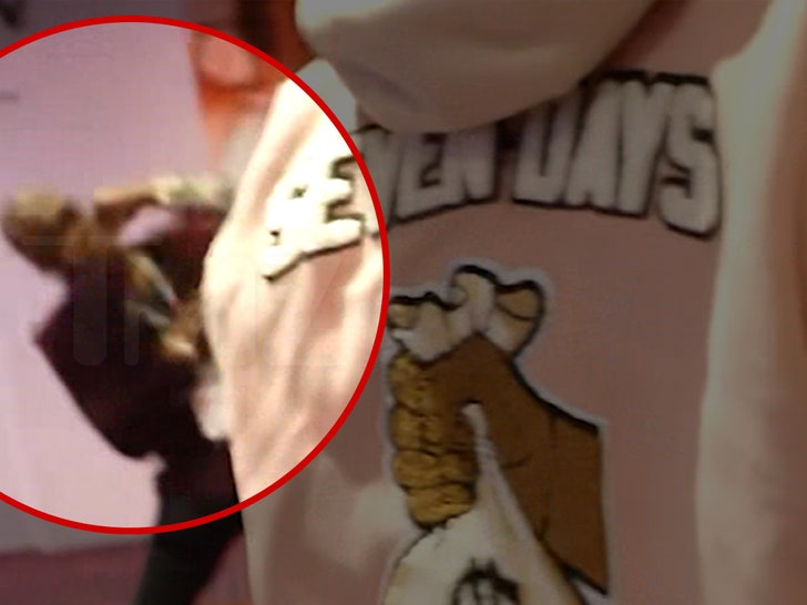 187c37e372564e0ca16cb5c144abe3fa_md 020525-playhard-stayready-punch