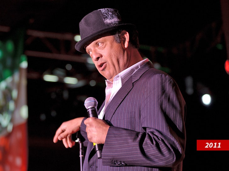 19672d9380d7466b9a28103b6f1785bf_md-1 paul rodriguez shutterstock sub swipe