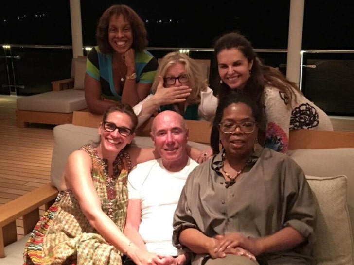 19f54f60502a4fc4b0e4898e130889cd_md Stars on David Geffen's Yacht