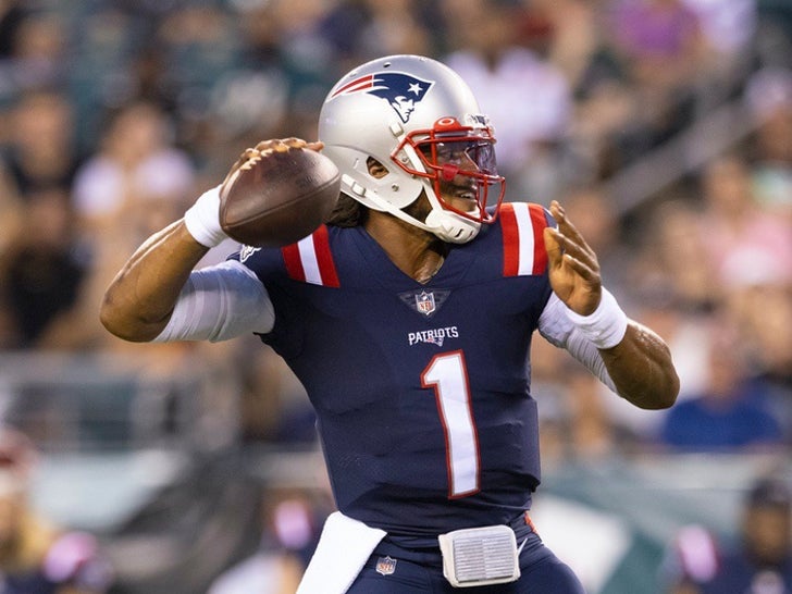1ad1b75f43994844a2196f0cad82f0de_md Cam Newton On The Field