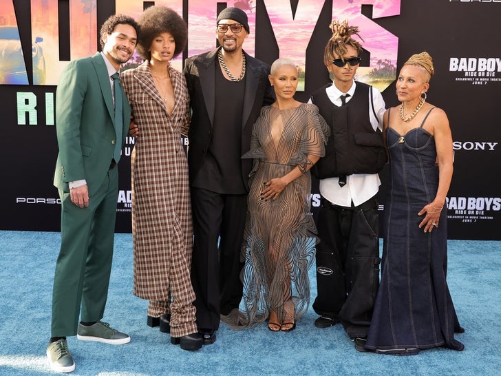 1bc2dcd2aa9e4f96acdb847a997d5e00_md Will Smith & Jada Pinkett Smith -- Family Photos