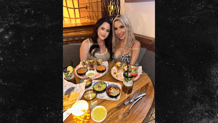 1d608c400eb64092aa18b3501dd67ce6_md farrah-abraham-jenelle-evans-kal-v2-05-09-2025