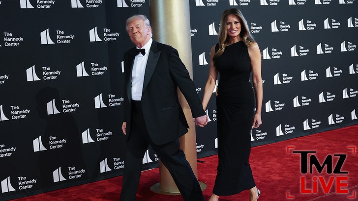 1dbd3f387c6240ae98d0a87ee9059d8c_md 061225_tmz_live_trump_kal