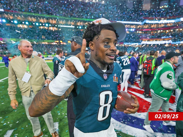 1f435673aacd498f997d1c531f19dfe6_md-1 cj gardner johnson eagles sub getty swipe