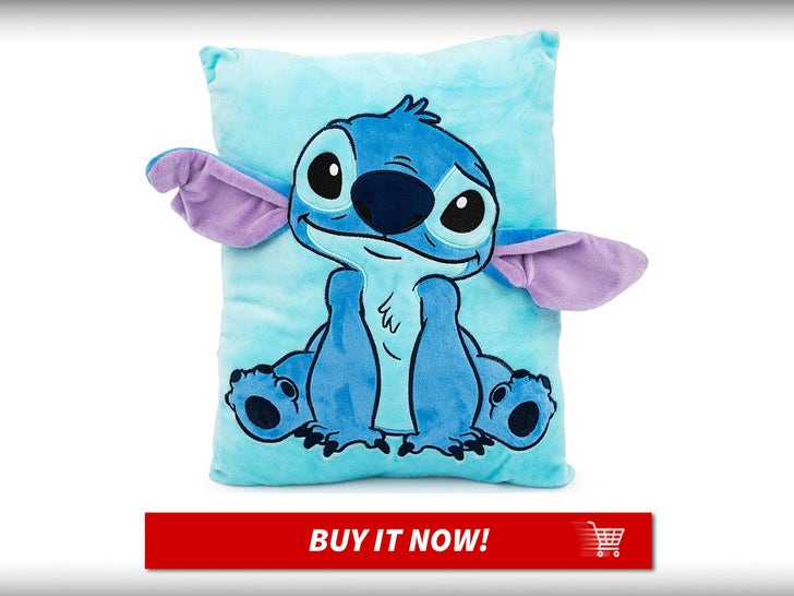 1f520eecbee841e5af0f4e4ed20fef07_md 3D-Snuggle-Pillow-Lilo-And-Stitch-Merch-MAIN