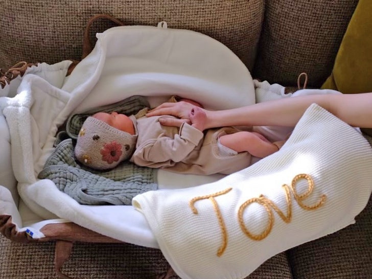 21f1a268f35f4326b135188d32f8d992_md lily collins charlie mcdowell baby instagram s