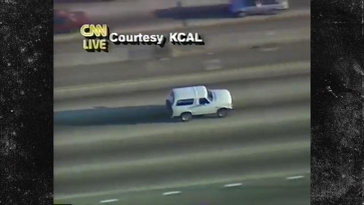 228fbfa83fe95266b7196641868d96ed_md 031018_oj_bronco_chase_kal