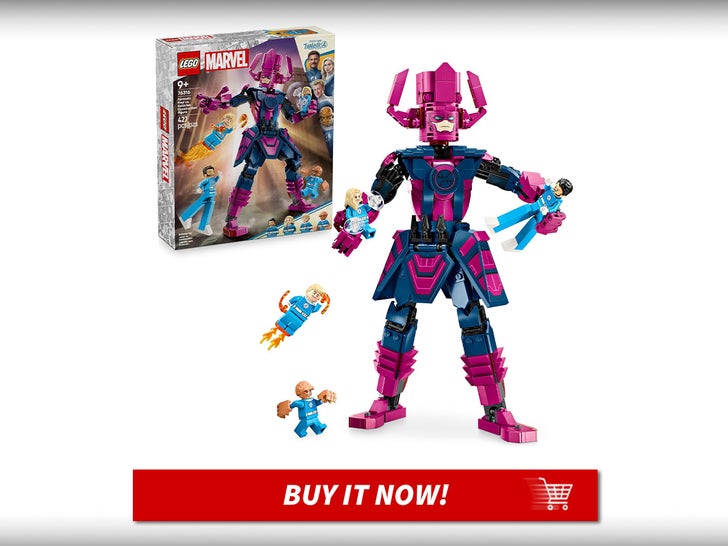 2290bf82472c451eaa6e097f85f82740_md Lego-Marvel-Fantastic-Four-Vs-Galactus-Construction-Figure-Fantastic-Four-Merch-MAIN