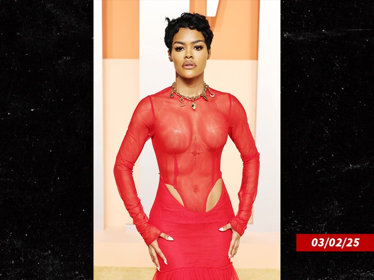 23219846b369410f80663ab152ea171a_md teyana taylor