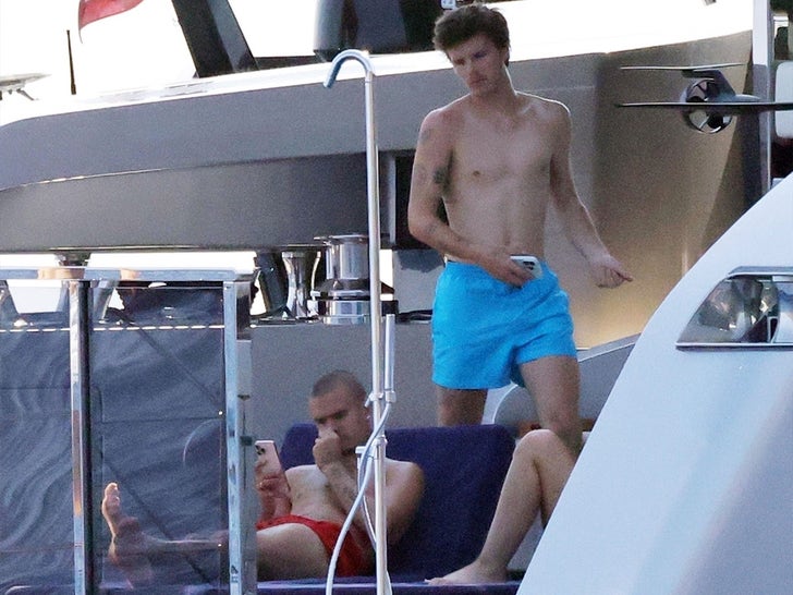 0820-Cruz-Beckham-Speedo-Yacht-Sub3