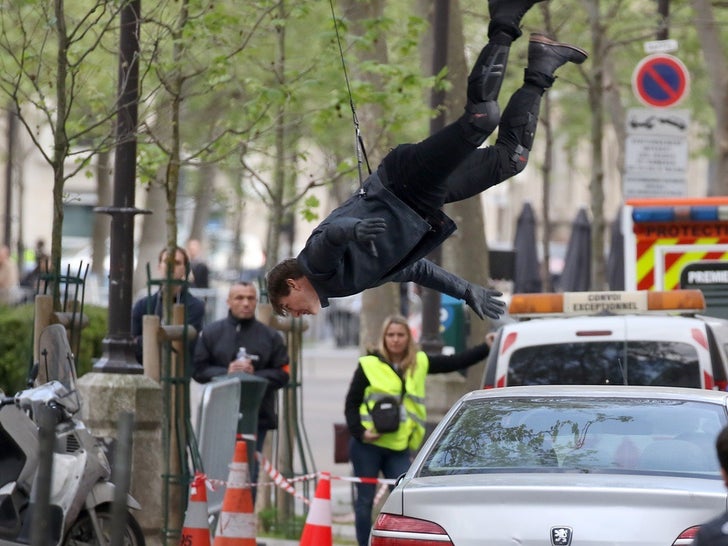 Tom Cruise Doing His Own Stunts