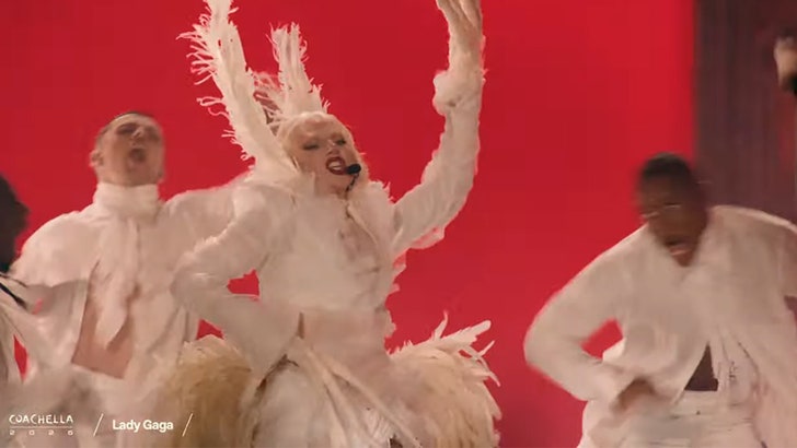 25d6e84c7661433e93f380be63fd4947_md 041225_lady_gaga-kal
