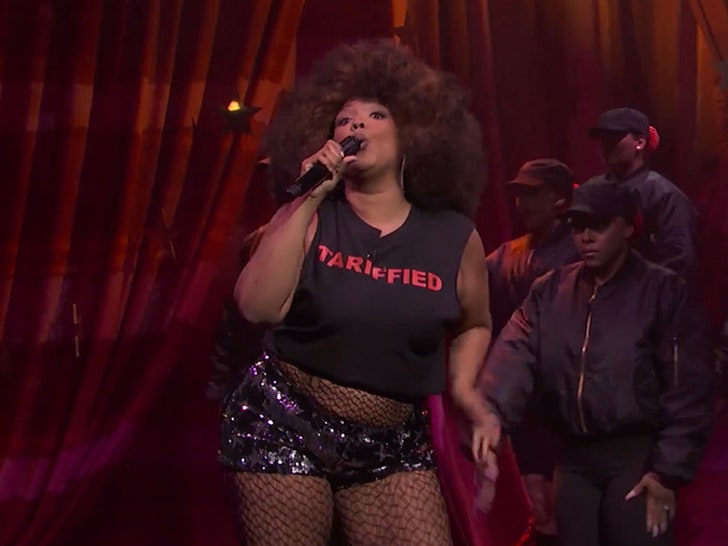041325-lizzo-snl-primary-3
