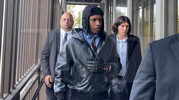 284cead8a5be49c582594f14a2dd9fe1_md 020725_asap_rocky_arrival_kal