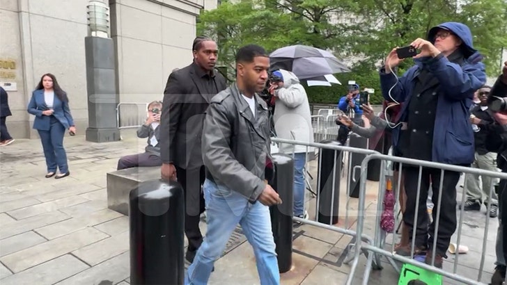 28bdf187df1d480084dafa7e9a6b1aeb_md-2 kid-cudi-exit-kal-05-22-2025
