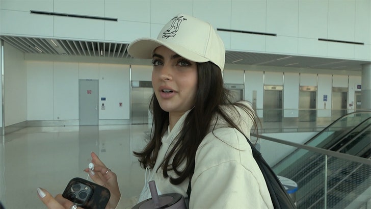 29ed73093b624e61b7a2b61572470385_md-1 012825-rachael-kirkconnell-kal